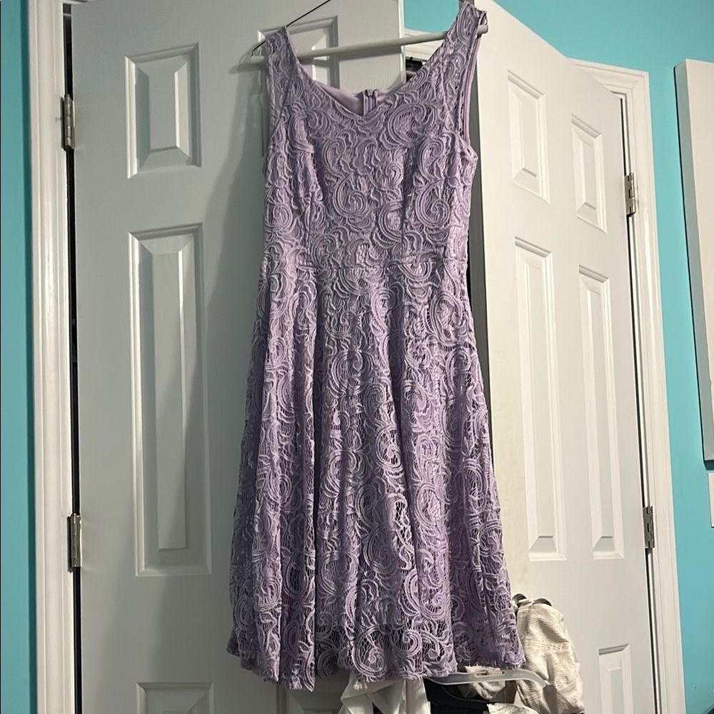 Chic Lavender Lace Midi Dress